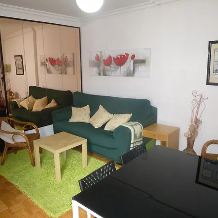 Piso Centro Estacion De Autobuses-tren Con Garaje Apartamento