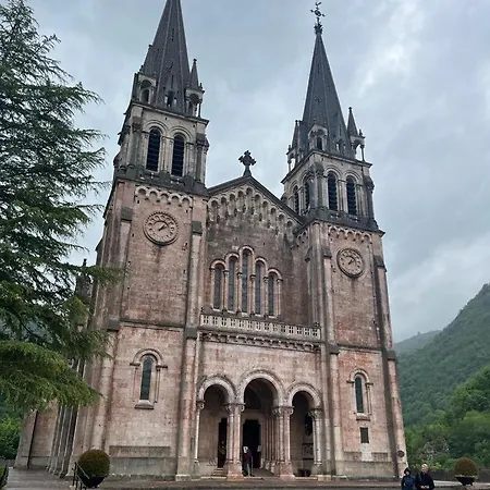 Piso Centro Estacion De Autobuses-tren Con Garaje Apartamento