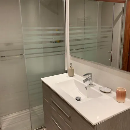 Piso Centro Estacion De Autobuses-tren Con Garaje Apartamento