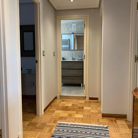 Piso Centro Estacion De Autobuses-tren Con Garaje Apartamento *