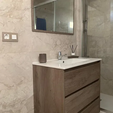 Piso Centro Estacion De Autobuses-tren Con Garaje Apartamento Oviedo