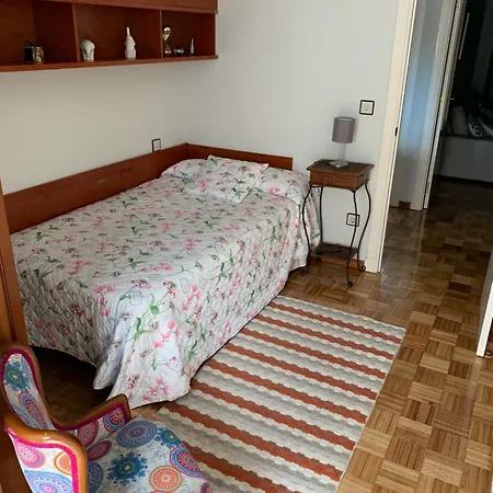 Apartment Piso Centro Estacion De Autobuses-tren Con Garaje *