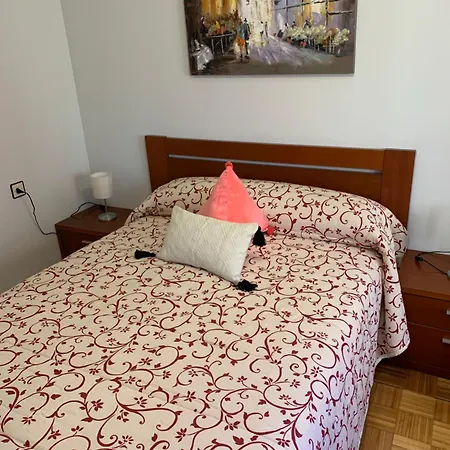 Piso Centro Estacion De Autobuses-tren Con Garaje Apartamento